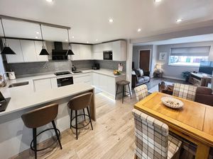 Kitchen- click for photo gallery